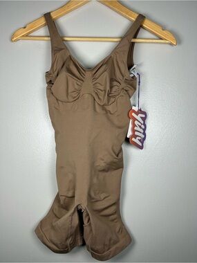 Yitty Nearly Naked Shaping Mid Thigh Bodysuit  Size M/L